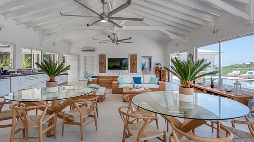 Villa Azur Dream Dining area