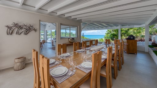 Villa Azur Dream Dining area