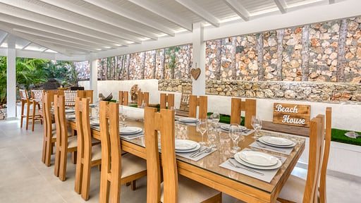 Villa Azur Dream Dining area