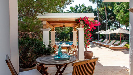 Villa Azure Dining area