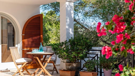 Villa Azure Dining area