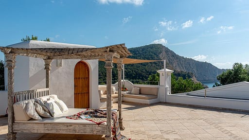 Villa Azure Rooftop lounge
