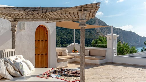 Villa Azure Rooftop lounge