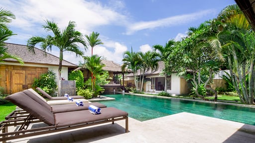 Villa B Swimming pool