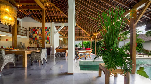 Villa B Dining area