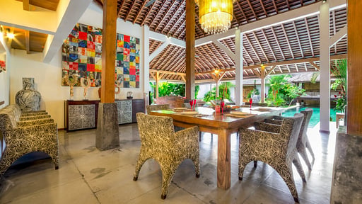 Villa B Dining area
