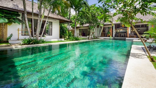 Villa B Swimming pool