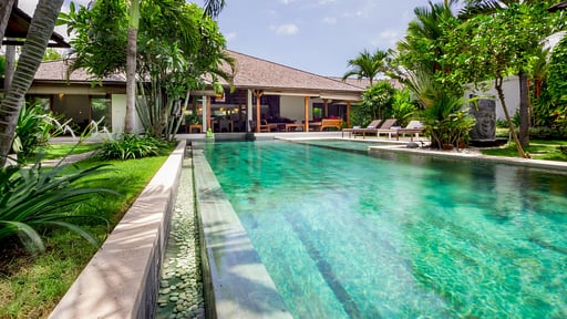 Villa B Swimming pool