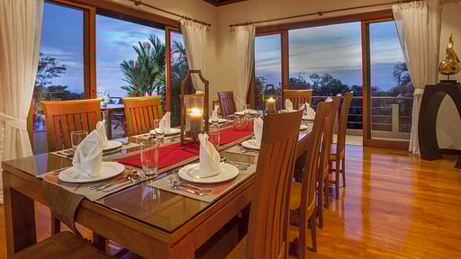 Villa Baan Bon Khao Dining area