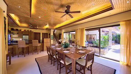 Villa Baan Buaa Dining area
