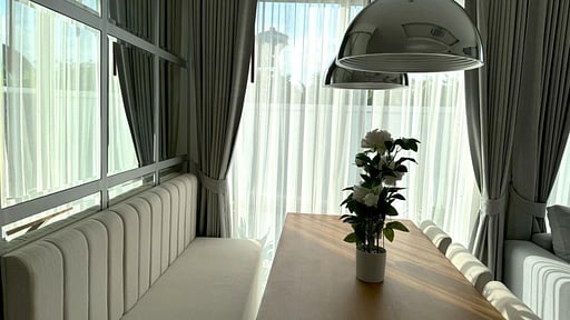 Villa Baan Chaba Обеденная зона