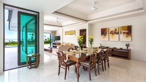 Villa Baan Flora Dining area