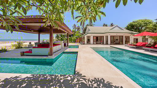 Villa Baan Flora Swimming pool