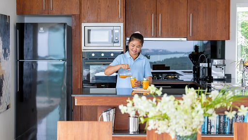 Villa Baan Kuno Villa staff