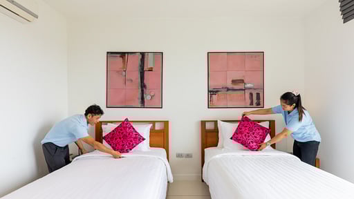 Villa Baan Kuno Villa staff