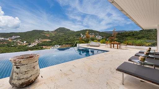 Villa Baan Kuno Swimming pool