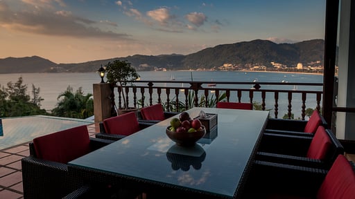 Villa Baan Paradise Patong Dining area