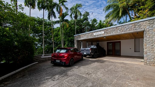 Villa Baan Phu Prana Parking areas