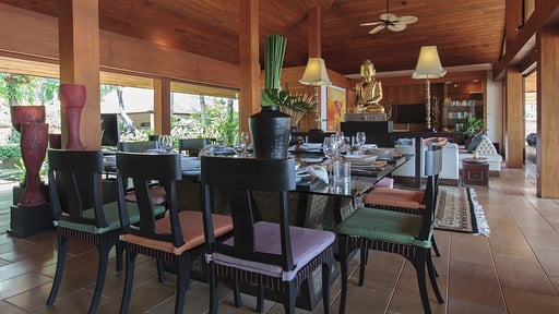 Villa Baan Wanora Dining area