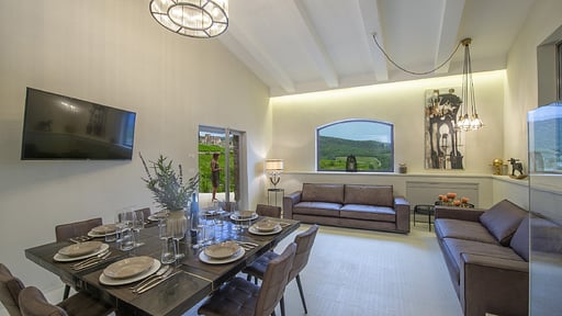Villa Bacci Dining area