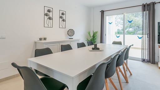 Villa Bahia de Palma Обеденная зона