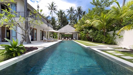 Villa Bakung Swimming pool