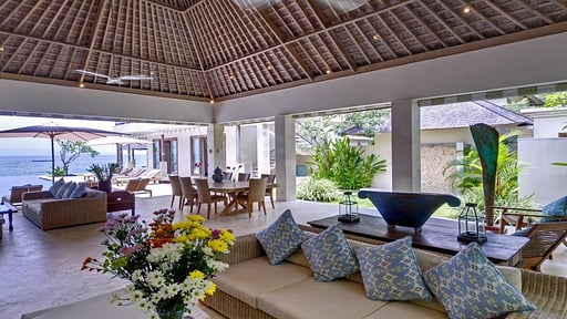 Villa Bakung Living room