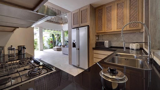 Villa Bakung Kitchen