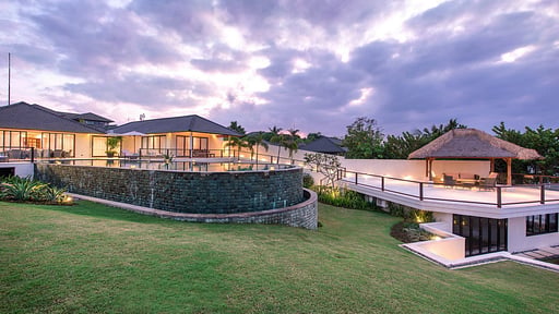 Villa Bale Agung Otros