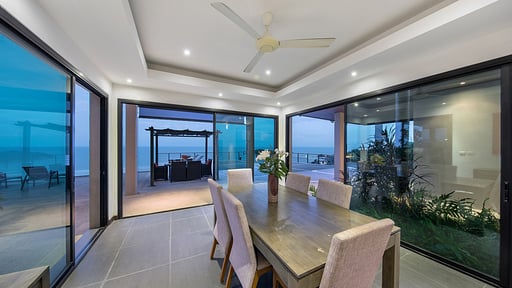 Villa Ban Nai Fan Обеденная зона