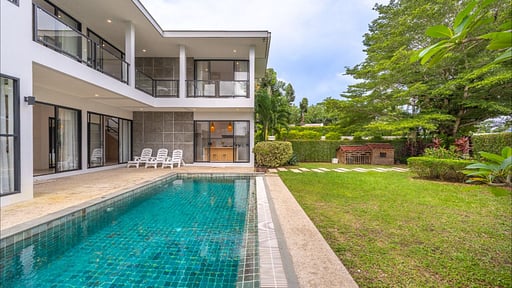 V212 Bandon Villa Swimming pool