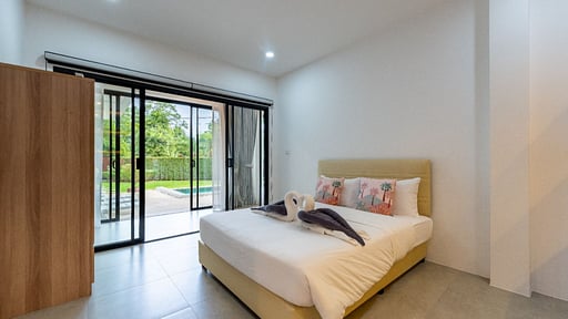 V212 Bandon Villa Bedroom 2