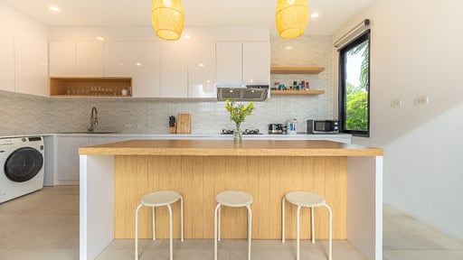 V212 Bandon Villa Kitchen