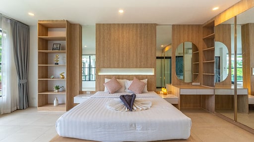 V212 Bandon Villa Bedroom 1