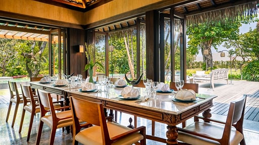 Villa Bangkuang Dining area
