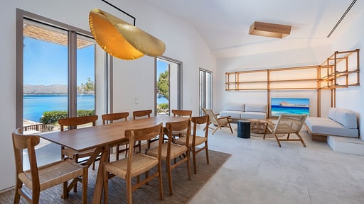 Villa Barcares Dining area