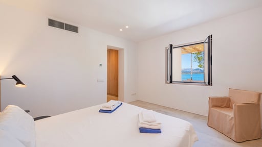 Villa Barcares Bedroom 1