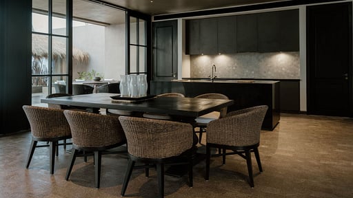 Villa Bari Dining area