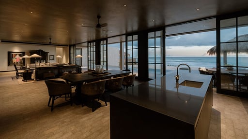 Villa Bari Dining area