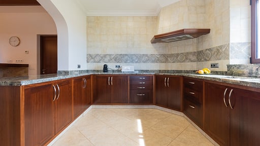 Villa Bassa Кухня