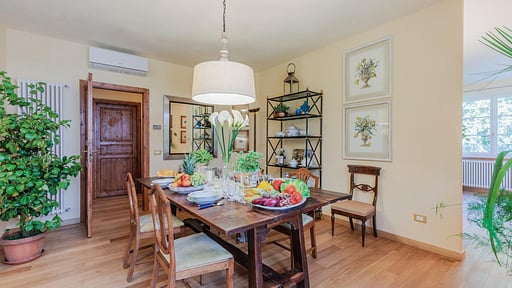 Bassotta Cottage Dining area