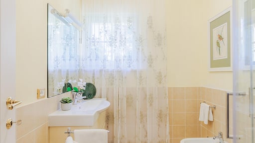 Bassotta Cottage Bedroom 1