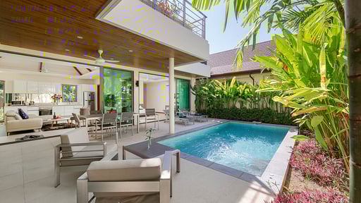 Villa Batam Swimming pool