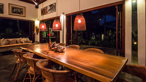 Villa Bayad Dining area