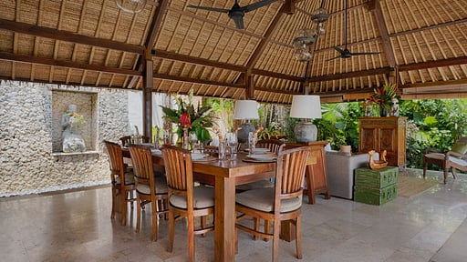 Villa Bayu 1 Dining area