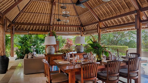 Villa Bayu 1 Dining area