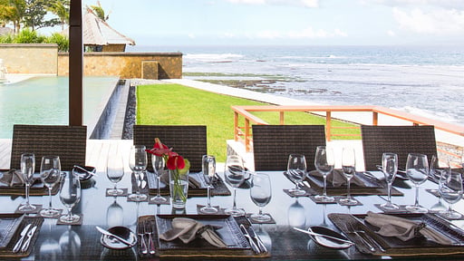 Villa Bayu Gita Beachfront Dining area