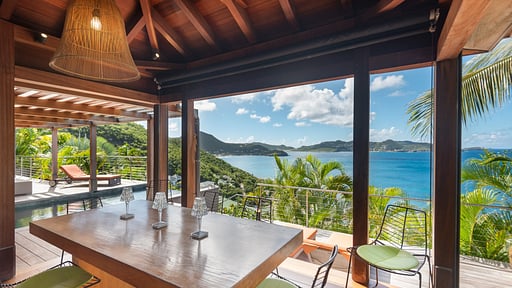 Villa Bayugita Dining area