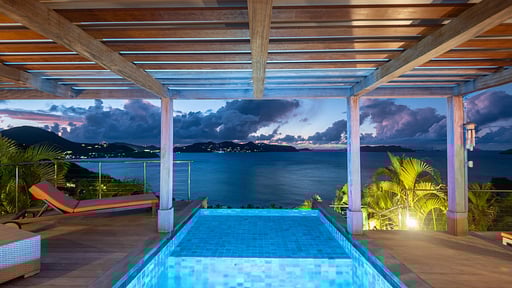 Villa Bayugita Swimming pool