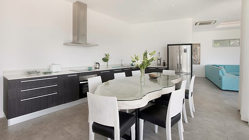 Villa Beach Haven Dining area